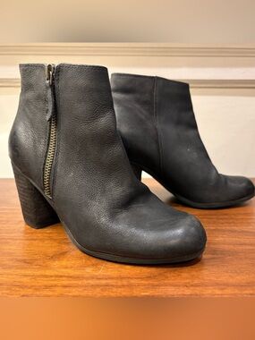 BP Trolley Black Booties. Size 5